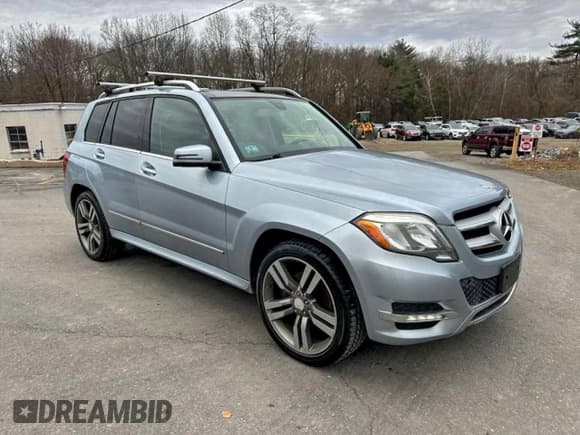 ✅ 2013 Mercedes-Benz GLK 350 • VIN: WDCGG8JB9DG051917 • Lot: 94727135. Listed on Copart with 102,227 mi. Free auction sales archive from the USA and detailed vehicle history report at DreamBid. Image 4.