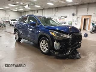 ✅ 2022 Toyota Corolla Cross LE • VIN: 7MUBAABG9NV001616 • Lot: 43059037. Wystawiony na IAAI z przebiegiem 61 865 mil. Bezpłatny archiwum sprzedaży aukcyjnych z USA i szczegółowy raport historii pojazdu na DreamBid. Zdjęcie 1.