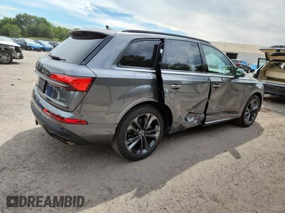 ✅ 2025 Audi Q7 Premium Plus • VIN: WA1LVBF74SD029022 • Лот: 70194475. Опубликован ранее на Copart с пробегом 571 миль. Бесплатный доступ к архиву аукционных продаж из США и подробный отчёт об истории автомобиля на DreamBid. Изображение 3.