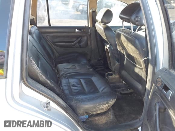 ✅ 2003 Volkswagen Jetta • VIN: WVWSP61J93W584513 • Lot: 41361393. Listed on IAAI with 390,140 mi. Free auction sales archive from the USA and detailed vehicle history report at DreamBid. Image 8.