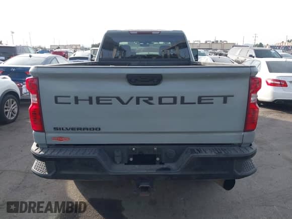 2020 Chevrolet Silverado 2500HD Work Truck z VIN 1GC1YLEY3LF274761, wystawiony jako IAAI lot #40893959 z przebiegiem 191 742 mil mil oraz . Historia ofert i sprzedaży dostępna na DreamBid. Obrazek 16.