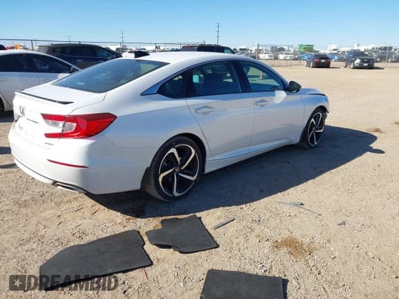 ✅ 2022 Honda Accord Sport • VIN: 1HGCV1F32NA037754 • Лот: 43711657. Опубликован ранее на IAAI с пробегом 14 697 миль. Бесплатный доступ к архиву аукционных продаж из США и подробный отчёт об истории автомобиля на DreamBid. Изображение 4.