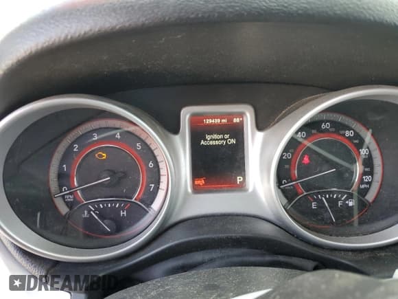 ✅ 2018 Dodge Journey SE • VIN: 3C4PDCABXJT218682 • Lot: 92112795. Listed on Copart with 129,439 mi. Free auction sales archive from the USA and detailed vehicle history report at DreamBid. Image 9.