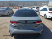 ✅ 2022 Toyota Corolla SE • VIN: 5YFS4MCE0NP124536 • Lot: 42524964. Wystawiony na IAAI z przebiegiem 48 352 mil. Bezpłatny archiwum sprzedaży aukcyjnych z USA i szczegółowy raport historii pojazdu na DreamBid. Zdjęcie 16.