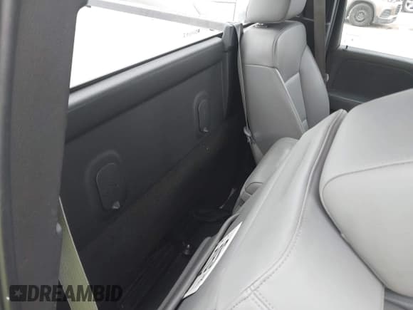 ✅ 2016 Chevrolet Silverado 1500 Work Truck • VIN: 1GCNCNEH6GZ225361 • Лот: 42863938. Опубликован ранее на IAAI с пробегом 212 930 миль. Бесплатный доступ к архиву аукционных продаж из США и подробный отчёт об истории автомобиля на DreamBid. Изображение 8.