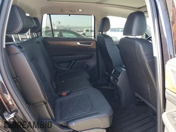 ✅ 2024 Volkswagen Atlas SE • VIN: 1V2JR2CA7RC501357 • Lot: 82263825. Listed on Copart with 23,962 mi. Free auction sales archive from the USA and detailed vehicle history report at DreamBid. Image 11.