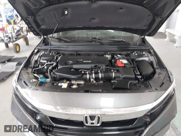 ✅ 2018 Honda Accord Touring • VIN: 1HGCV2F97JA017438 • Lot: 43290722. Wystawiony na IAAI z przebiegiem 28 777 mil. Bezpłatny archiwum sprzedaży aukcyjnych z USA i szczegółowy raport historii pojazdu na DreamBid. Zdjęcie 10.