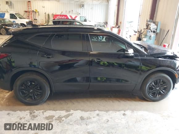 ✅ 2022 Chevrolet Blazer LT • VIN: 3GNKBHR44NS192991 • Lot: 43370857. Listed on IAAI with 33,604 mi. Free auction sales archive from the USA and detailed vehicle history report at DreamBid. Image 13.