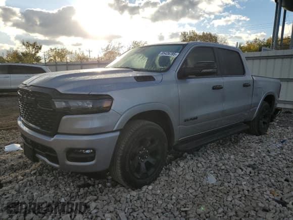 ✅ 2025 Ram 1500 Big Horn • VIN: 1C6SRFFP3SN703594 • Лот: 85426785. Опубликован ранее на Copart с пробегом 10 573 миль. Бесплатный доступ к архиву аукционных продаж из США и подробный отчёт об истории автомобиля на DreamBid. Изображение 1.