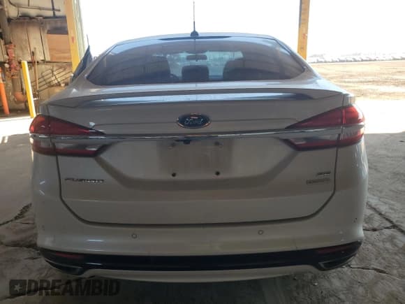 ✅ 2017 Ford Fusion SE • VIN: 3FA6P0H92HR294298 • Lot: 89640605. Listed on Copart with 118,217 mi. Free auction sales archive from the USA and detailed vehicle history report at DreamBid. Image 6.