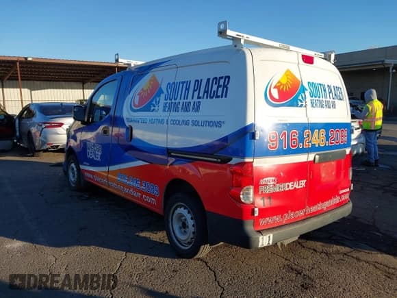 ✅ 2020 Nissan NV200 S • VIN: 3N6CM0KN4LK696673 • Lot: 41047423. Wystawiony na IAAI z przebiegiem 120 237 mil. Bezpłatny archiwum sprzedaży aukcyjnych z USA i szczegółowy raport historii pojazdu na DreamBid. Zdjęcie 3.