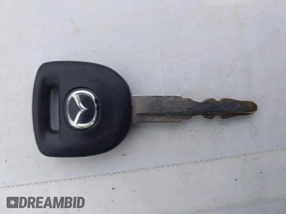 ✅ 2008 Mazda 3 i Touring Value • VIN: JM1BK32GX81802074 • Lot: 43629111. Listed on IAAI with 320,399 mi. Free auction sales archive from the USA and detailed vehicle history report at DreamBid. Image 11.