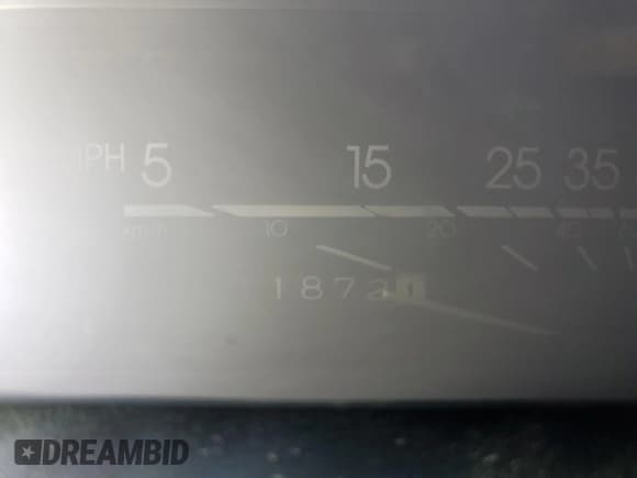 ✅ 1985 Chevrolet Celebrity • VIN: 2G1AW19X2F1138184 • Лот: 82756234. Опубликован ранее на Copart с пробегом 11 872 миль. Бесплатный доступ к архиву аукционных продаж из США и подробный отчёт об истории автомобиля на DreamBid. Изображение 9.