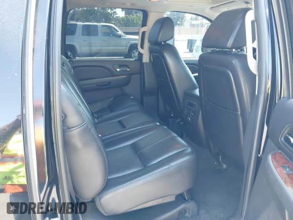 ✅ 2007 Chevrolet Avalanche LTZ • VIN: 3GNFK12357G143573 • Лот: 42762234. Опубликован ранее на IAAI с пробегом 283 869 миль. Бесплатный доступ к архиву аукционных продаж из США и подробный отчёт об истории автомобиля на DreamBid. Изображение 8.