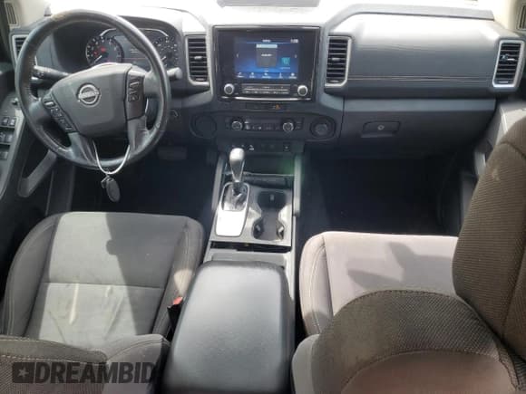 ✅ 2023 Nissan Frontier SV • VIN: 1N6ED1EJ0PN623016 • Lot: 57919245. Wystawiony na Copart z przebiegiem 33 317 mil. Bezpłatny archiwum sprzedaży aukcyjnych z USA i szczegółowy raport historii pojazdu na DreamBid. Zdjęcie 8.