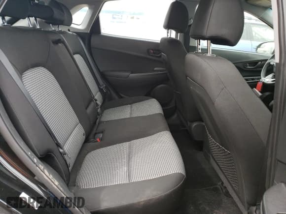 ✅ 2020 Hyundai Kona SE • VIN: KM8K12AA1LU508172 • Лот: 46317644. Опубликован ранее на Copart с пробегом 46 428 миль. Бесплатный доступ к архиву аукционных продаж из США и подробный отчёт об истории автомобиля на DreamBid. Изображение 11.