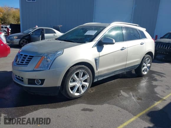 ✅ 2016 Cadillac SRX Premium Collection • VIN: 3GYFNDE39GS547156 • Лот: 43610109. Опубликован ранее на IAAI с пробегом 96 964 миль. Бесплатный доступ к архиву аукционных продаж из США и подробный отчёт об истории автомобиля на DreamBid. Изображение 2.