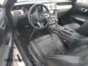 ✅ 2018 Ford Mustang EcoBoost Premium • VIN: 1FATP8UH0J5115392 • Lot: 91932995. Wystawiony na Copart z przebiegiem Nie podano. Bezpłatny archiwum sprzedaży aukcyjnych z USA i szczegółowy raport historii pojazdu na DreamBid. Zdjęcie 8.