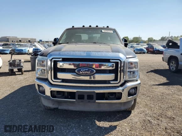 ✅ 2015 Ford F-250 XLT • VIN: 1FT7X2B67FEC60334 • Lot: 84292315. Wystawiony na Copart z przebiegiem 75 677 mil. Bezpłatny archiwum sprzedaży aukcyjnych z USA i szczegółowy raport historii pojazdu na DreamBid. Zdjęcie 5.