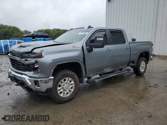 2024 Chevrolet Silverado 3500HD LT with VIN 2GC4YTEY6R1131686, listed as a Copart auction lot 81824665 with 34,595 mi miles and Salvage title. Bid and sale history available at DreamBid. Image 1.