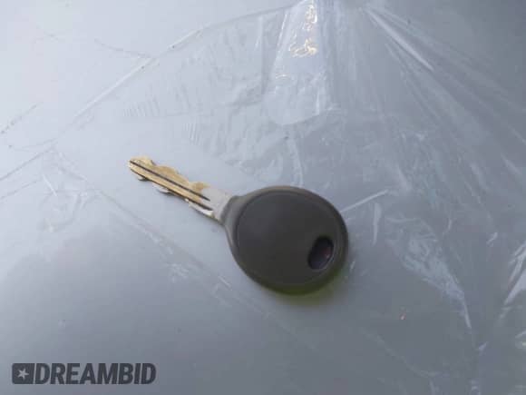 2005 Dodge Neon SXT z VIN 1B3ES56C95D221418, wystawiony jako IAAI lot #42353948 z przebiegiem 128 537 mil mil oraz . Historia ofert i sprzedaży dostępna na DreamBid. Obrazek 11.