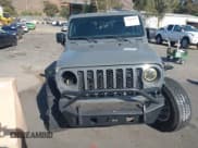 ✅ 2020 Jeep Gladiator Sport S • VIN: 1C6JJTAG6LL201409 • Lot: 42866437. Wystawiony na IAAI z przebiegiem 51 863 mil. Bezpłatny archiwum sprzedaży aukcyjnych z USA i szczegółowy raport historii pojazdu na DreamBid. Zdjęcie 12.