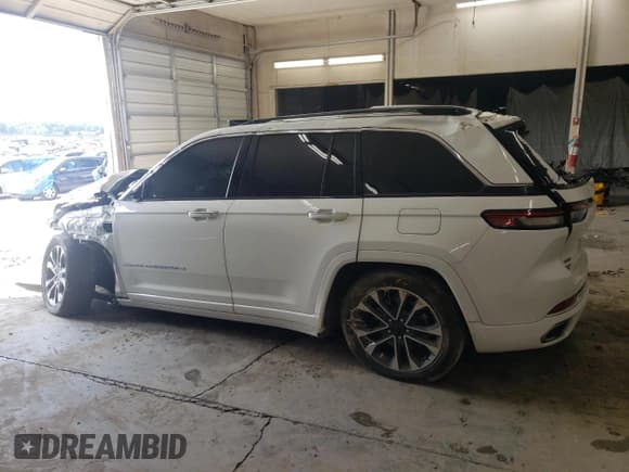 ✅ 2022 Jeep Grand Cherokee Overland • VIN: 1C4RJYD69N8764665 • Lot: 64628275. Listed on Copart with 47,762 mi. Free auction sales archive from the USA and detailed vehicle history report at DreamBid. Image 2.