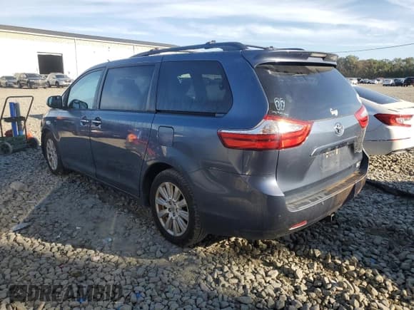 ✅ 2017 Toyota Sienna XLE • VIN: 5TDDZ3DC6HS162902 • Лот: 82199835. Опубликован ранее на Copart с пробегом 151 016 миль. Бесплатный доступ к архиву аукционных продаж из США и подробный отчёт об истории автомобиля на DreamBid. Изображение 2.