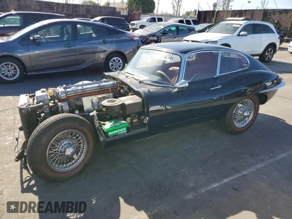 ✅ 1966 Jaguar E-Type • VIN: 1E32907 • Lot: 52883214. Wystawiony na Copart z przebiegiem 14 227 mil. Bezpłatny archiwum sprzedaży aukcyjnych z USA i szczegółowy raport historii pojazdu na DreamBid. Zdjęcie 1.