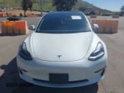 ✅ 2022 Tesla Model 3 Long Range • VIN: 5YJ3E1EB8NF212930 • Lot: 41658127. Wystawiony na IAAI z przebiegiem 43 773 mil. Bezpłatny archiwum sprzedaży aukcyjnych z USA i szczegółowy raport historii pojazdu na DreamBid. Zdjęcie 13.
