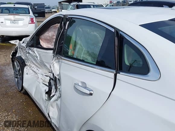 2020 Chevrolet Malibu Premier с VIN 1G1ZE5SX1LF010479, выставлен на аукционе IAAI как лот 42081049 с пробегом 92 341 миль миль и . История ставок и продаж доступна на DreamBid. Изображение 17.