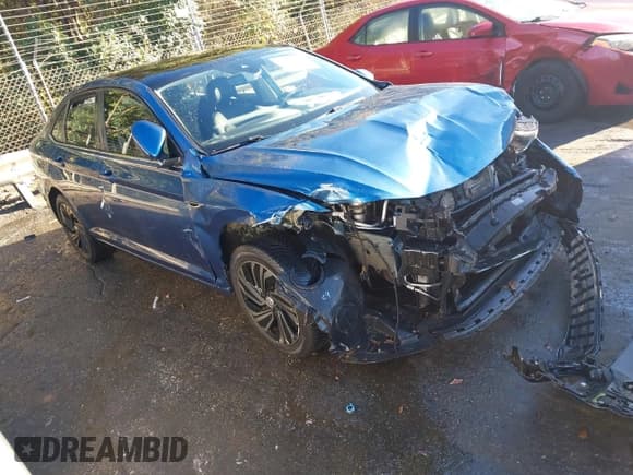 ✅ 2019 Volkswagen Jetta SEL Premium • VIN: 3VWGB7BUXKM186161 • Lot: 43449303. Wystawiony na IAAI z przebiegiem 111 412 mil. Bezpłatny archiwum sprzedaży aukcyjnych z USA i szczegółowy raport historii pojazdu na DreamBid. Zdjęcie 1.