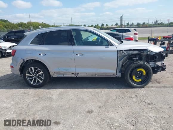 ✅ 2024 Audi Q5 S line Premium • VIN: WA1GAAFY9R2140669 • Лот: 42092210. Опубликован ранее на IAAI с пробегом 4 326 миль. Бесплатный доступ к архиву аукционных продаж из США и подробный отчёт об истории автомобиля на DreamBid. Изображение 14.