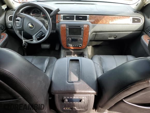 ✅ 2007 Chevrolet Suburban LT • VIN: 1GNFK16387J203595 • Lot: 68839895. Wystawiony na Copart z przebiegiem Nie podano. Bezpłatny archiwum sprzedaży aukcyjnych z USA i szczegółowy raport historii pojazdu na DreamBid. Zdjęcie 8.