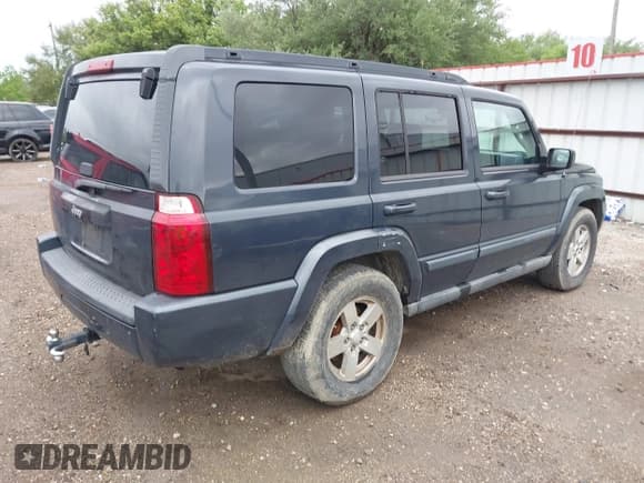 ✅ 2007 Jeep Commander Sport • VIN: 1J8HH48K27C501899 • Lot: 42204806. Listed on IAAI with 154,919 mi. Free auction sales archive from the USA and detailed vehicle history report at DreamBid. Image 4.