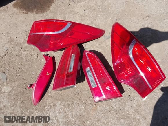 ✅ 2013 Hyundai Santa Fe Sport • VIN: 5XYZU3LB6DG021350 • Лот: 43004792. Опубликован ранее на IAAI с пробегом 144 323 миль. Бесплатный доступ к архиву аукционных продаж из США и подробный отчёт об истории автомобиля на DreamBid. Изображение 12.