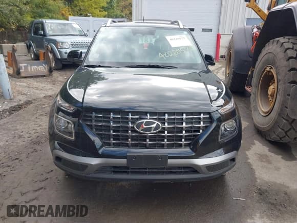 ✅ 2024 Hyundai Venue SEL • VIN: KMHRC8A33RU283727 • Lot: 40229575. Listed on IAAI with 11,414 mi. Free auction sales archive from the USA and detailed vehicle history report at DreamBid. Image 13.