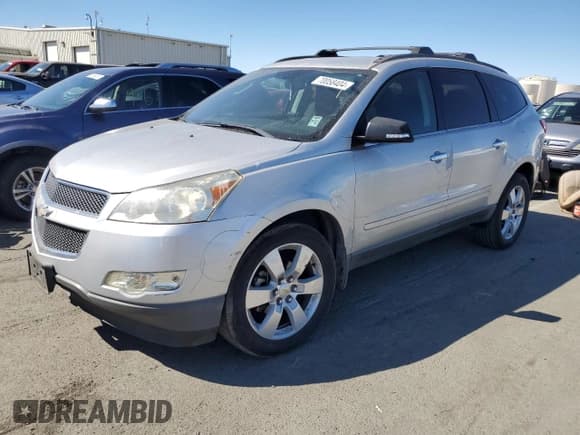 ✅ 2012 Chevrolet Traverse 1LT • VIN: 1GNKRGED5CJ300285 • Lot: 70058404. Wystawiony na Copart z przebiegiem 160 925 mil. Bezpłatny archiwum sprzedaży aukcyjnych z USA i szczegółowy raport historii pojazdu na DreamBid. Zdjęcie 1.