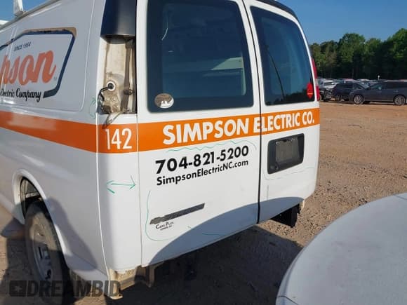 ✅ 2018 Chevrolet Express Cargo • VIN: 1GCWGAFG7J1906173 • Lot: 42176671. Listed on IAAI with 189,951 mi. Free auction sales archive from the USA and detailed vehicle history report at DreamBid. Image 6.