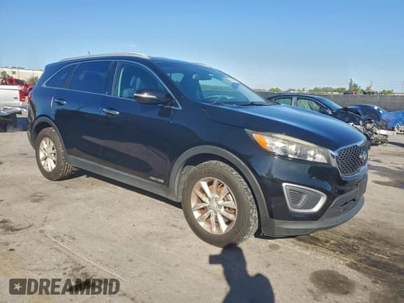 ✅ 2017 Kia Sorento LX • VIN: 5XYPGDA59HG212204 • Lot: 95686875. Listed on Copart with 122,175 mi. Free auction sales archive from the USA and detailed vehicle history report at DreamBid. Image 4.