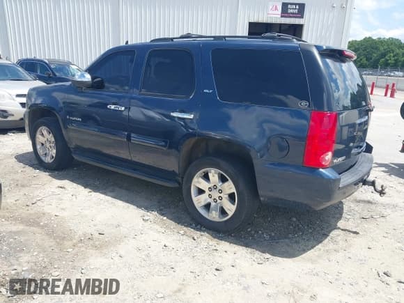 ✅ 2007 GMC Yukon SLE • VIN: 1GKFC13097R379934 • Lot: 42503868. Listed on IAAI with 291,973 mi. Free auction sales archive from the USA and detailed vehicle history report at DreamBid. Image 3.