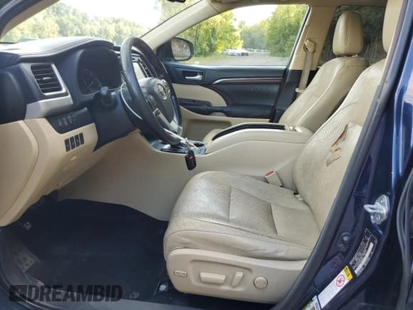 ✅ 2014 Toyota Highlander Limited • VIN: 5TDDCRFHXES005995 • Лот: 70579725. Опубликован ранее на Copart с пробегом 155 393 миль. Бесплатный доступ к архиву аукционных продаж из США и подробный отчёт об истории автомобиля на DreamBid. Изображение 7.