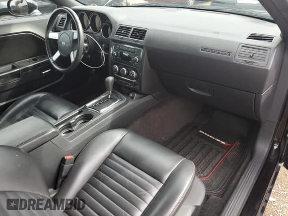 ✅ 2010 Dodge Challenger R/T Classic • VIN: 2B3CJ5DT6AH296877 • Lot: 72045134. Wystawiony na Copart z przebiegiem 58 647 mil. Bezpłatny archiwum sprzedaży aukcyjnych z USA i szczegółowy raport historii pojazdu na DreamBid. Zdjęcie 8.