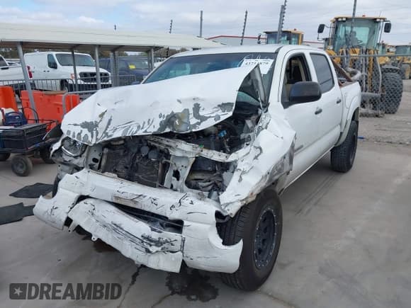 ✅ 2009 Toyota Tacoma PreRunner • VIN: 3TMJU62N19M077233 • Lot: 43714879. Listed on IAAI with 284,912 mi. Free auction sales archive from the USA and detailed vehicle history report at DreamBid. Image 17.