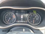 ✅ 2017 Jeep Cherokee Limited • VIN: 1C4PJMDS8HW631165 • Lot: 42248180. Wystawiony na IAAI z przebiegiem 57 448 mil. Bezpłatny archiwum sprzedaży aukcyjnych z USA i szczegółowy raport historii pojazdu na DreamBid. Zdjęcie 7.