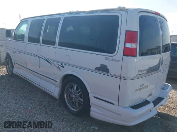 ✅ 2007 GMC Savana Cargo YF7 Upfitter • VIN: 1GDFG15T171216048 • Lot: 42680061. Wystawiony na IAAI z przebiegiem 149 152 mil. Bezpłatny archiwum sprzedaży aukcyjnych z USA i szczegółowy raport historii pojazdu na DreamBid. Zdjęcie 3.