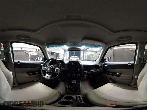 ✅ 2012 Jeep Patriot Latitude • VIN: 1C4NJPFB6CD631692 • Lot: 42826397. Wystawiony na IAAI z przebiegiem 146 337 mil. Bezpłatny archiwum sprzedaży aukcyjnych z USA i szczegółowy raport historii pojazdu na DreamBid. Zdjęcie 18.