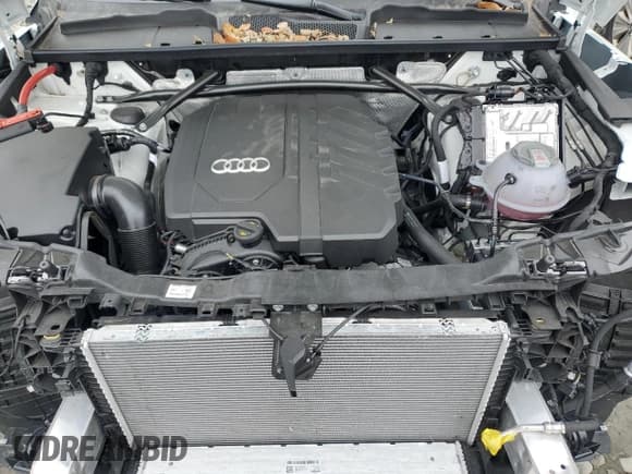 ✅ 2025 Audi Q5 S line Premium Plus • VIN: WA1EAAFY6S2053051 • Лот: 91872425. Опубликован ранее на Copart с пробегом 5 231 миль. Бесплатный доступ к архиву аукционных продаж из США и подробный отчёт об истории автомобиля на DreamBid. Изображение 12.