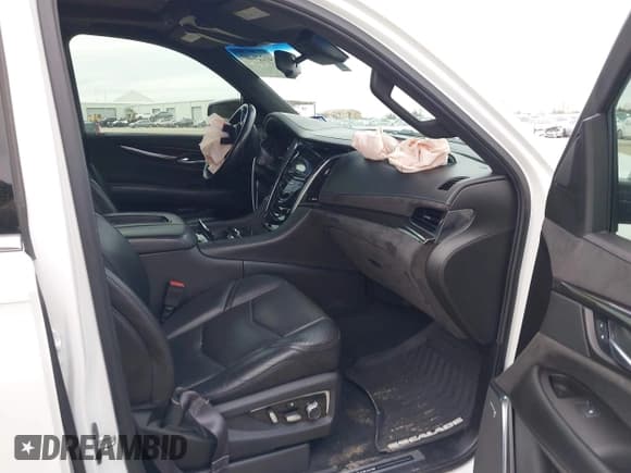 ✅ 2016 Cadillac Escalade ESV Platinum • VIN: 1GYS3KKJXGR417479 • Lot: 41229407. Wystawiony na IAAI z przebiegiem 139 024 mil. Bezpłatny archiwum sprzedaży aukcyjnych z USA i szczegółowy raport historii pojazdu na DreamBid. Zdjęcie 5.