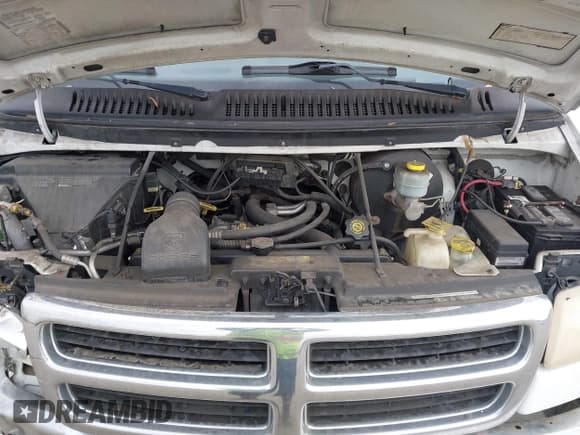 ✅ 1998 Dodge Cargo • VIN: 2B6HB11YXWK129334 • Lot: 43300132. Wystawiony na IAAI z przebiegiem 120 623 mil. Bezpłatny archiwum sprzedaży aukcyjnych z USA i szczegółowy raport historii pojazdu na DreamBid. Zdjęcie 10.